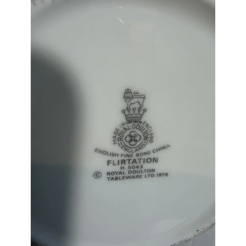 Royal Doulton Flirtation H. 5043 Coffee Pot Fine Bone China Floral 1976 Vintage